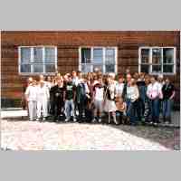 594-1065 Jugendseminar 2006 Wehlau - Gruppenbild auf dem Schulhof in Wehlau.jpg